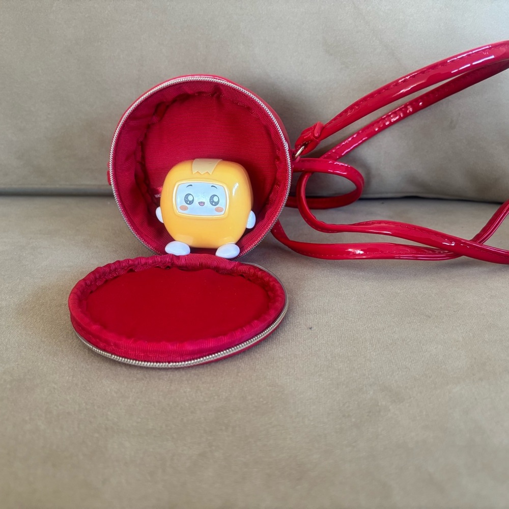 Marc Jacobs Bold Red Circular Case - image 8